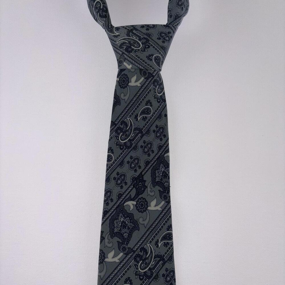 Lou Myles Paisley Silk Tie Business Essential Sophisticated Timeless Classic